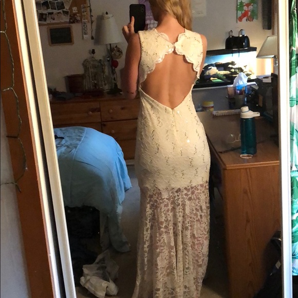 Lacey off-white prom dress 🌹 - Picture 3 of 8